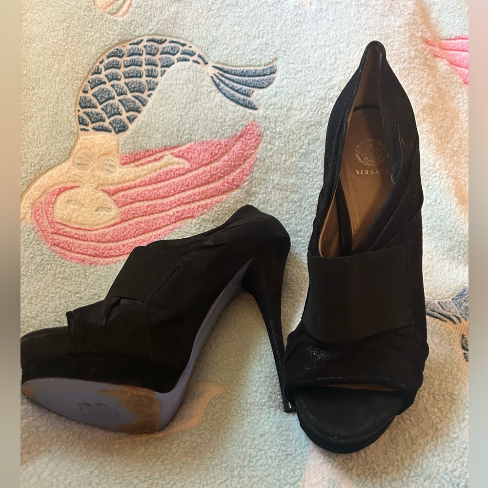 Slight glimmer black suede Versace heels
